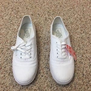 NEW WHITE VANS